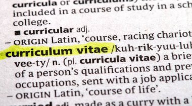 bir sözlükte vurgulanan müfredat vitae 