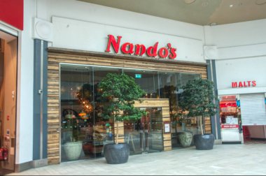 Dublin 'deki nandos kızarmış tavuk restoranı.
