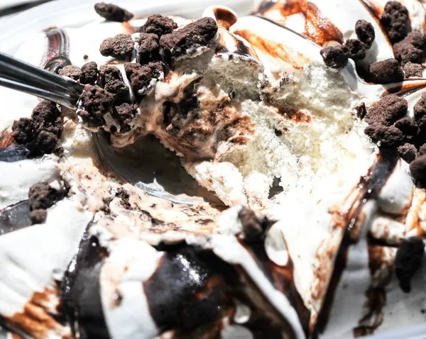 Biraz çikolatalı dondurma al.