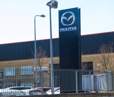 İrlanda 'da bir mazda araba galerisi.