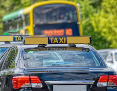 Dublin şehrinde taksi durağı.