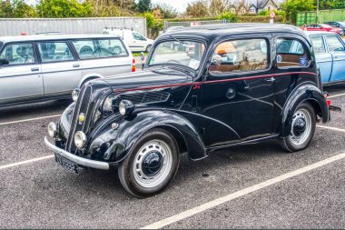 Eski araba, eski model araba..