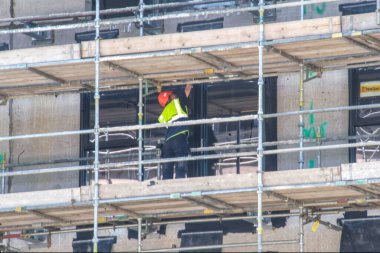 İskeleli inşaat alanı