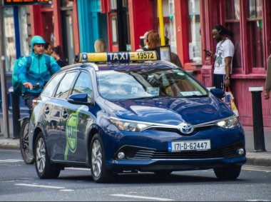 Dublin şehrinde taksiler