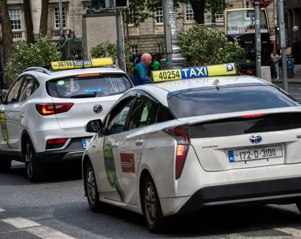 Dublin şehrinde taksiler