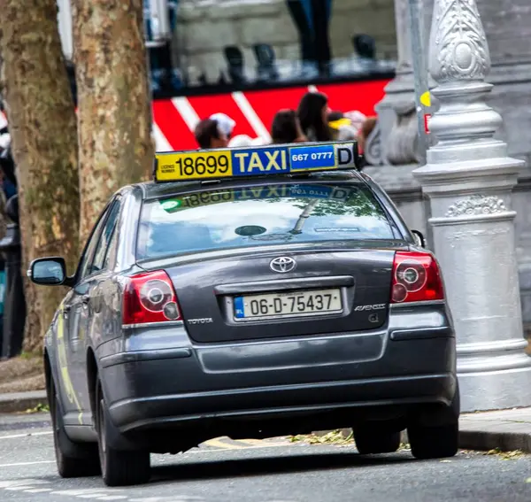 Dublin şehrinde taksiler