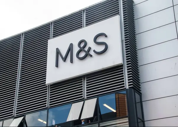 Markalar ve Spencer mağaza tabelası