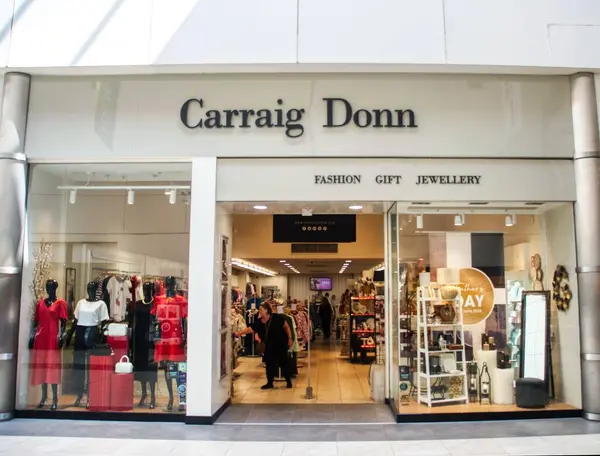 İrlanda 'daki moda mağazası Carraig Donn