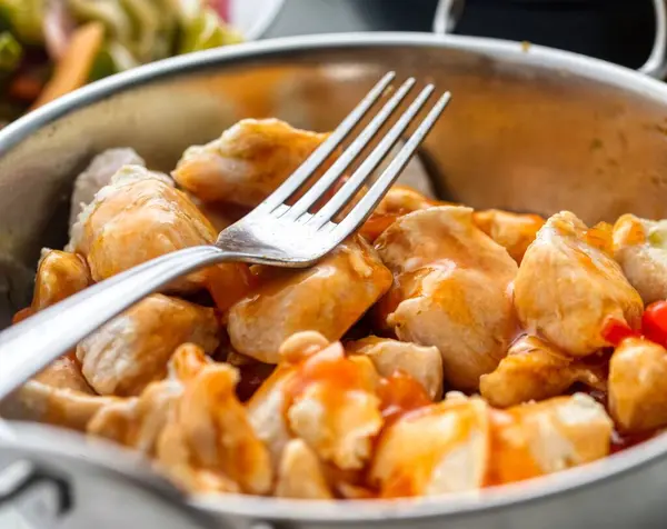 tatlı ve ekşi tavuk yemeği