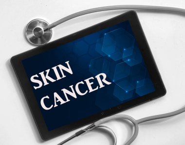 Tablet pc ekranında cilt kanseri kelimesinin yazılışı 