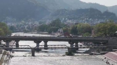 Ganga Haridwar Heart 'tan akıyor. Yüksek kalite 4k görüntü