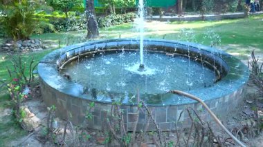 Ferahlatıcı Çeşme Manzarası. Yüksek kalite 4k görüntü