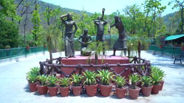 Parkın Kalbinde Bir Merhamet Anı. Yüksek kalite 4k görüntü