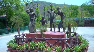 Bu heykel, insanlık tarihinin hikayesini anlatıyor. Yüksek kalite 4k görüntü