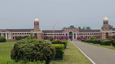 Her Yol Güzelliğe Gider, F.RI Dehradun Bakış Açısı. Yüksek kalite 4k görüntü