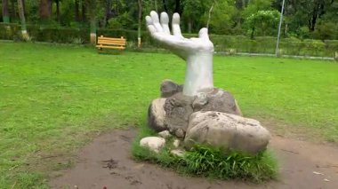 Doğaya uzanan el. Yüksek kalite 4k görüntü