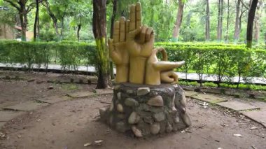 Parktaki Dev Barış Eli 'ni. Yüksek kalite 4k görüntü