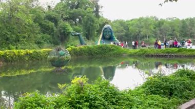 Parktaki Dev Barış Eli 'ni. Yüksek kalite 4k görüntü