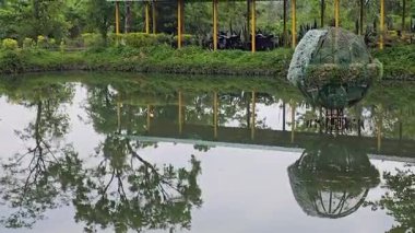 Parktaki Dev Barış Eli 'ni. Yüksek kalite 4k görüntü