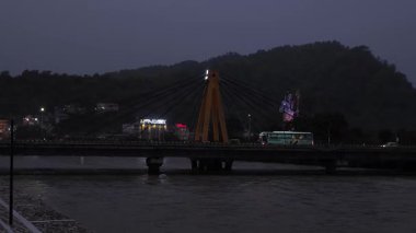 Gece Haridwar Köprüsü, Huzur ve Işık. Yüksek kalite 4k görüntü