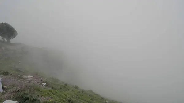 Cennet Dünya 'ya dokunur: Himalaya Zirvesi Gökyüzü. Yüksek kalite fotoğraf