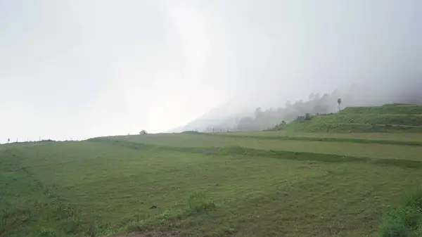 Dağların Gökyüzü ile buluştuğu yer