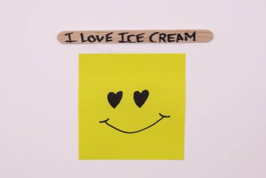 Kahvaltı İçin Mutlu Dondurmalar: Kahvaltı Günü İçin Dondurma Konsepti