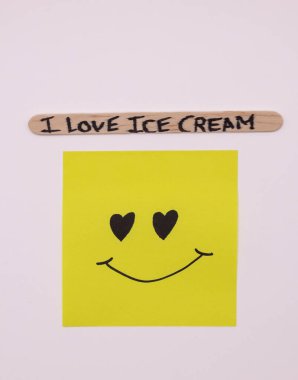 Kahvaltı İçin Mutlu Dondurmalar: Kahvaltı Günü İçin Dondurma Konsepti