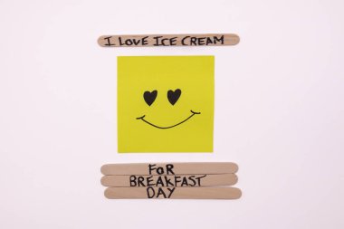 Kahvaltı İçin Mutlu Dondurmalar: Kahvaltı Günü İçin Dondurma Konsepti