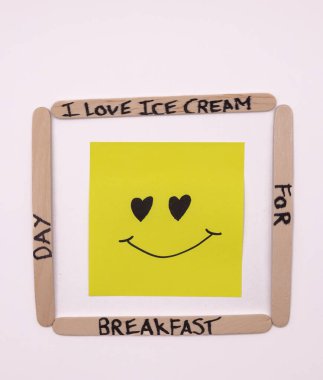 Kahvaltı İçin Mutlu Dondurmalar: Kahvaltı Günü İçin Dondurma Konsepti