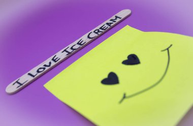 Kahvaltı İçin Mutlu Dondurmalar: Kahvaltı Günü İçin Dondurma Konsepti