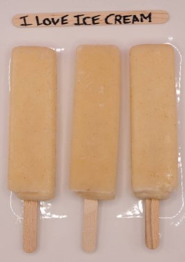 Kahvaltı İçin Mutlu Dondurmalar: Kahvaltı Günü İçin Dondurma Konsepti