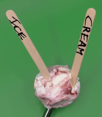 Kahvaltı İçin Mutlu Dondurmalar: Kahvaltı Günü İçin Dondurma Konsepti