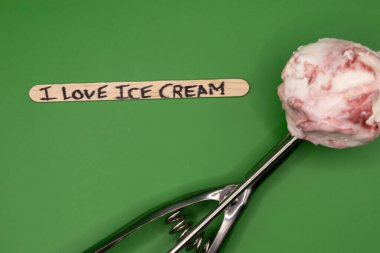 Kahvaltı İçin Mutlu Dondurmalar: Kahvaltı Günü İçin Dondurma Konsepti