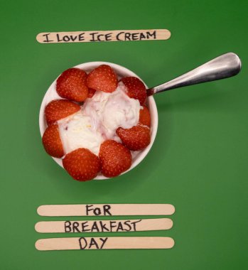 Kahvaltı İçin Mutlu Dondurmalar: Kahvaltı Günü İçin Dondurma Konsepti