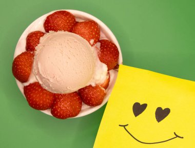 Kahvaltı İçin Mutlu Dondurmalar: Kahvaltı Günü İçin Dondurma Konsepti