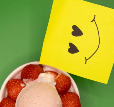 Kahvaltı İçin Mutlu Dondurmalar: Kahvaltı Günü İçin Dondurma Konsepti