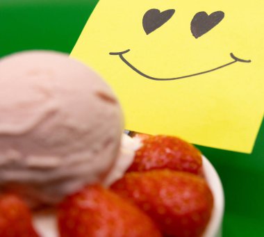 Kahvaltı İçin Mutlu Dondurmalar: Kahvaltı Günü İçin Dondurma Konsepti