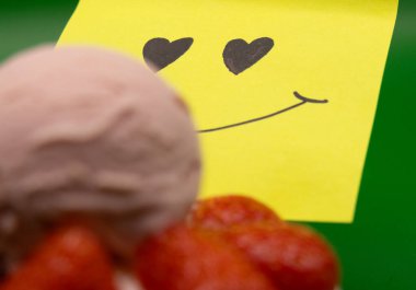 Kahvaltı İçin Mutlu Dondurmalar: Kahvaltı Günü İçin Dondurma Konsepti