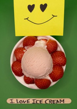 Kahvaltı İçin Mutlu Dondurmalar: Kahvaltı Günü İçin Dondurma Konsepti