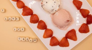 Kahvaltı İçin Mutlu Dondurmalar: Kahvaltı Günü İçin Dondurma Konsepti