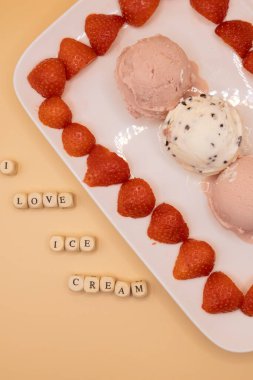 Kahvaltı İçin Mutlu Dondurmalar: Kahvaltı Günü İçin Dondurma Konsepti