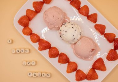 Kahvaltı İçin Mutlu Dondurmalar: Kahvaltı Günü İçin Dondurma Konsepti