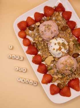 Kahvaltı İçin Mutlu Dondurmalar: Kahvaltı Günü İçin Dondurma Konsepti