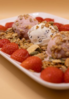 Kahvaltı İçin Mutlu Dondurmalar: Kahvaltı Günü İçin Dondurma Konsepti