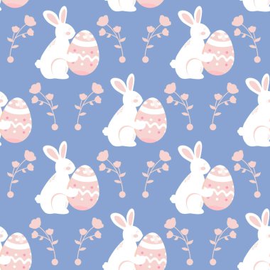Çiçeklerle çevrili, pastel pembe bir yumurta tutan beyaz bir tavşanın mavi arka planda dizilmiş kusursuz bir deseni. Paskalya temalı hediye paketi ve kumaş tasarımları için ideal..