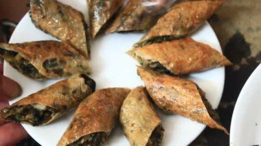 Kızarmış börek hazırla.