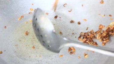 Biraz kızarmış soğan yap.