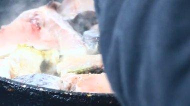 Zencefille marine edilmiş kızarmış balık.