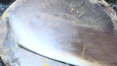 Yumurtaları kızarttım.